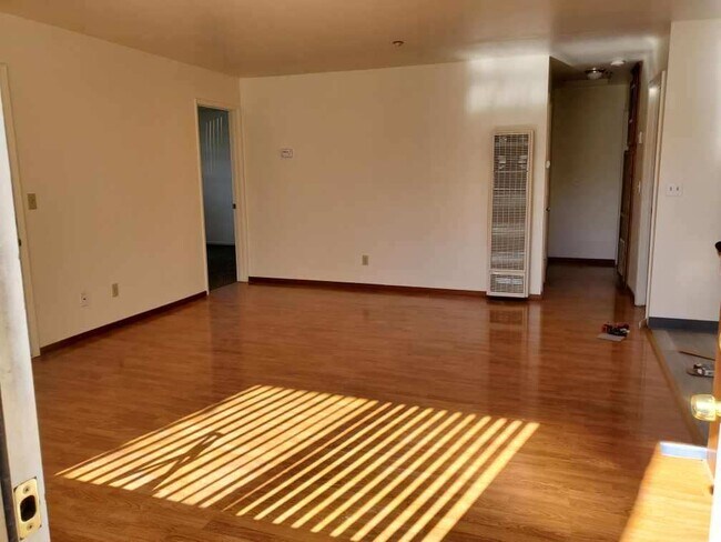 SALA DE ESTAR - 16245 Keith Way