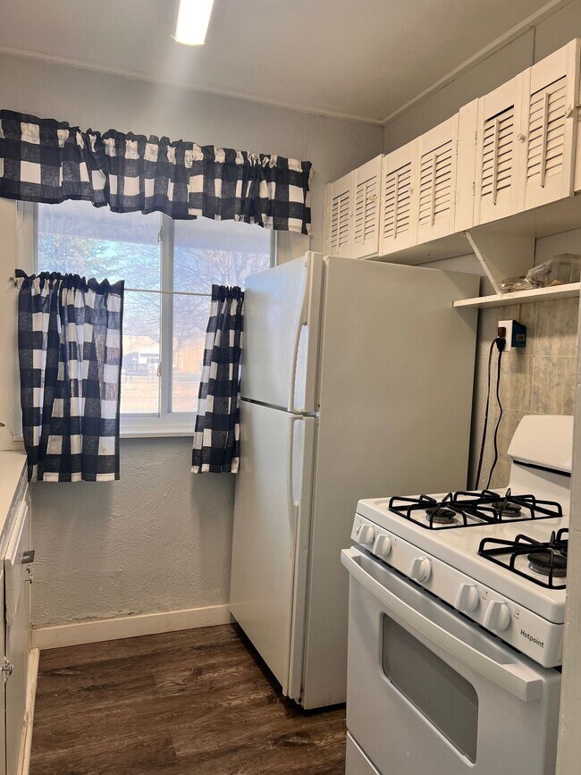 Building Photo - 1 Bedroom 1 Bathroom Studio