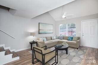 Building Photo - 315 Crown Point Dr