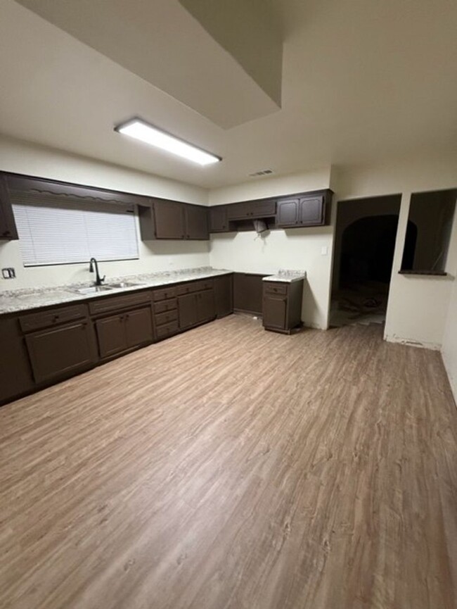 Building Photo - Newly Remodeled 4-Bedroom Home in Del Rey, CA