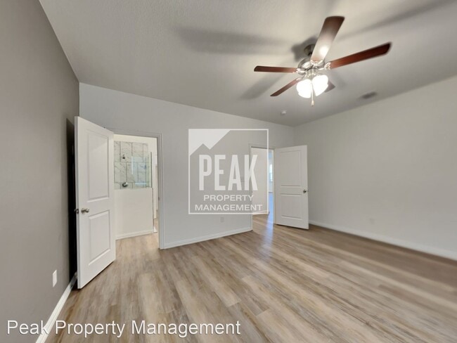 Building Photo - 4 br, 2.5 bath House - 5501 Wynwood Dr