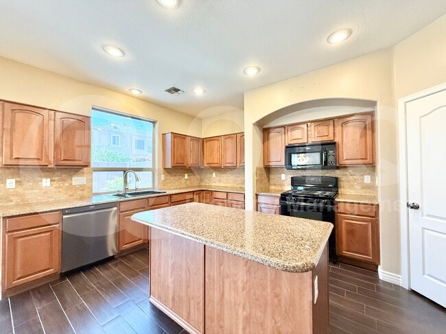 Building Photo - 16111 W Winslow Dr
