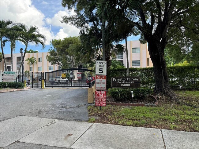 Foto del edificio - 15888 SW 95th Ave
