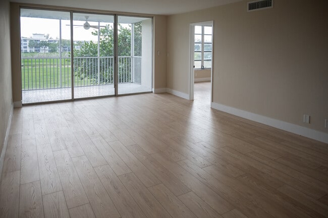 Building Photo - 3001 S Course Dr