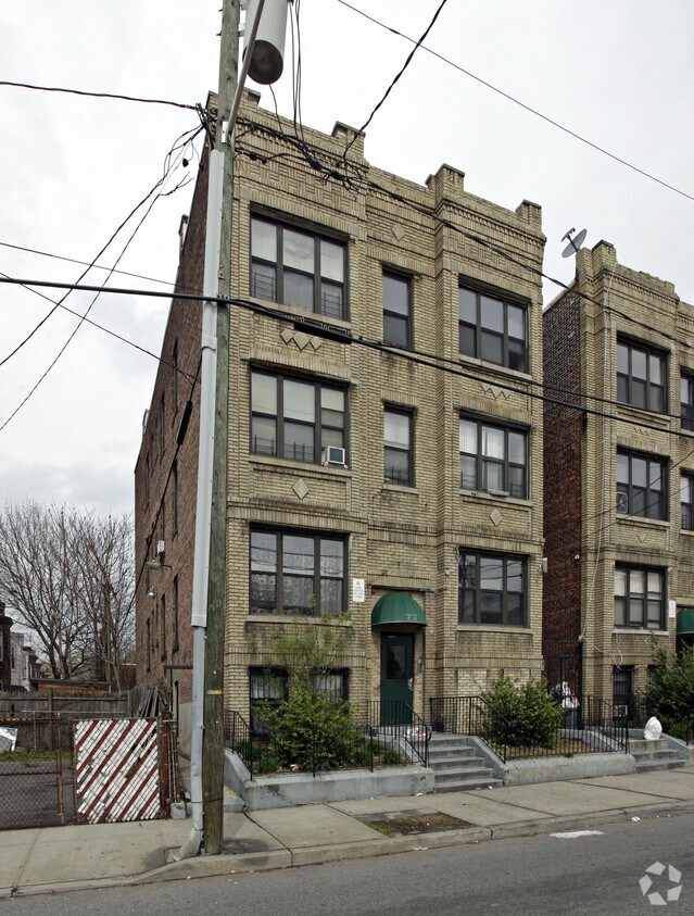 Exterior - 77 Bergen Ave