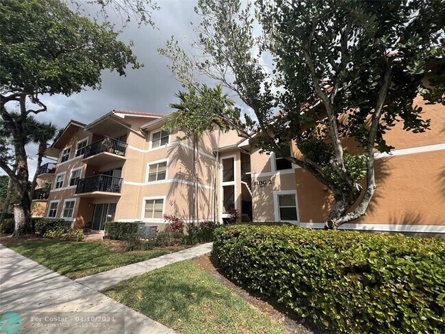 Building Photo - 8977 Wiles Rd