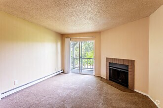 2BR, 2BA - 910 SF - EPERNAY APARTMENTS