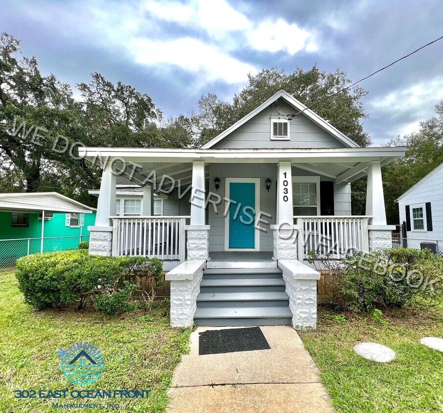 Primary Photo - Lovely 3 bedroom / 2 bathroom unit availab...