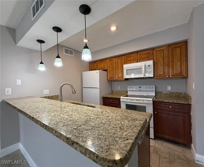 Building Photo - 5317 Summerlin Rd