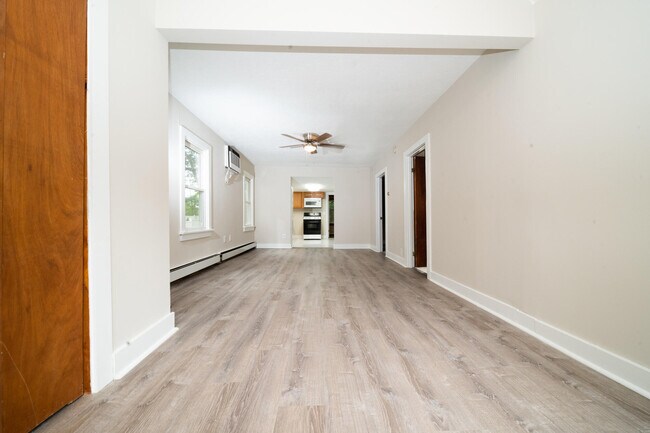 Foto del edificio - 559 Gatewood Dr