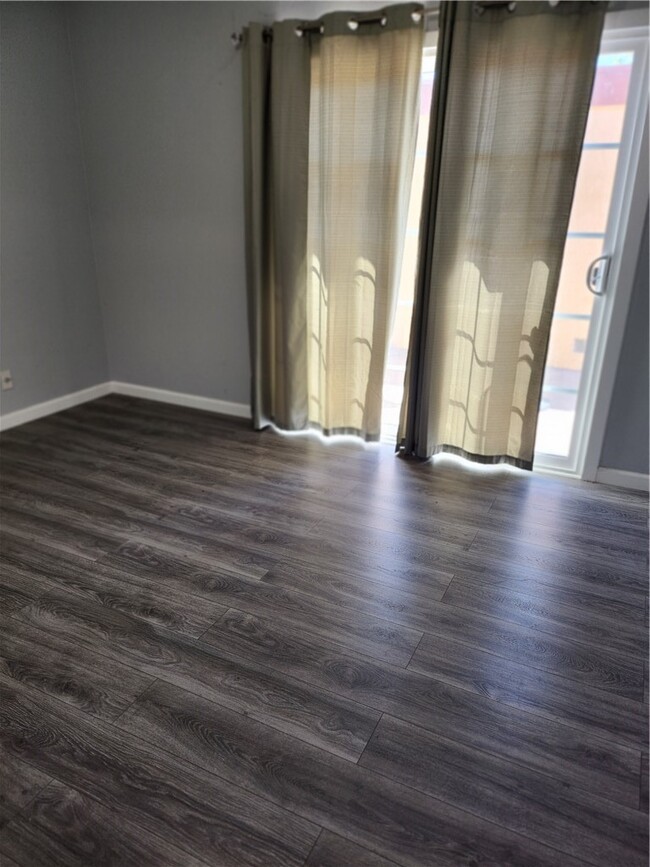Foto del edificio - 5300 W 1st St