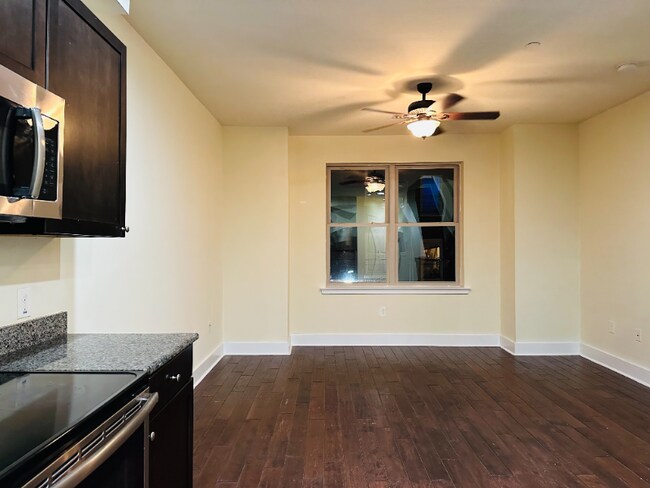 Building Photo - 1710 N Gratz St