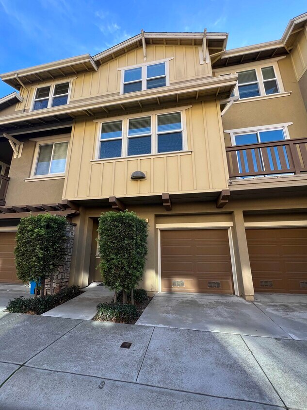 Primary Photo - 202 E Crystal Cove Terrace