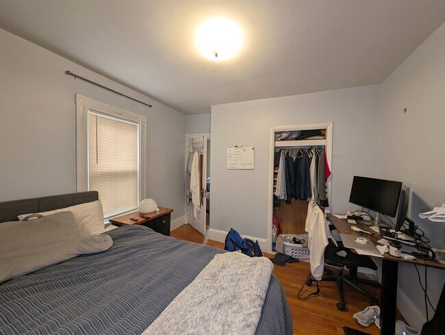 Building Photo - 33 Rogers Ave