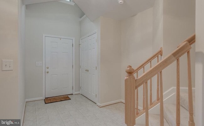 Building Photo - 105 Raphael Ct