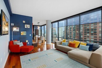 Building Photo - 389 Washington St