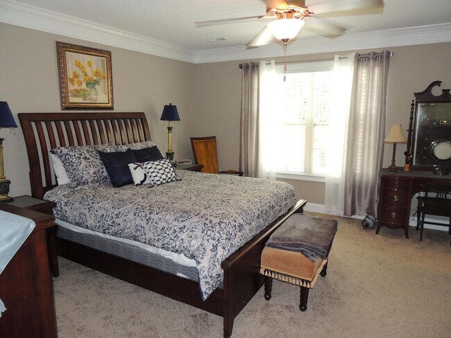 Building Photo - Amazing 3 Bedroom 2.5 Bath home is ready for your Family!