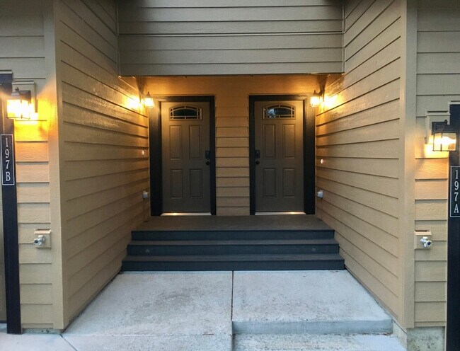 Foto del edificio - 197 Cloverdale Rd