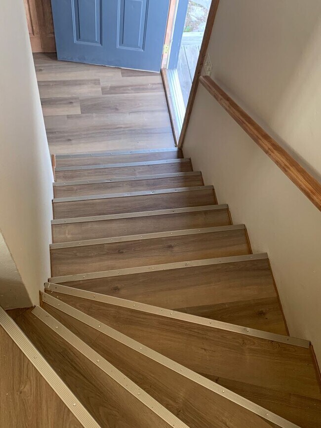 Foto del edificio - Duplex Available in Forsyth!