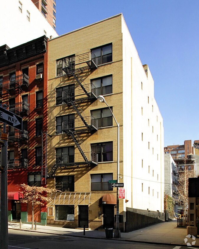 Primary Photo - 313 E 61st St