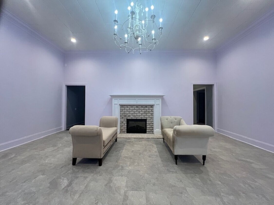 Primary Photo - Commercial Space! Perfect for fitness/yoga...