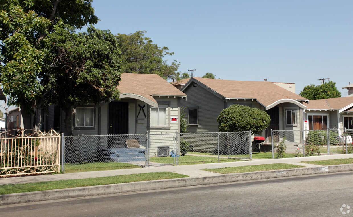 Main View - Middleton Apartments