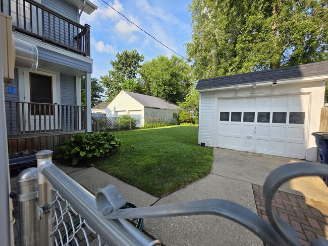 Patio interior - 12526 Hipp St