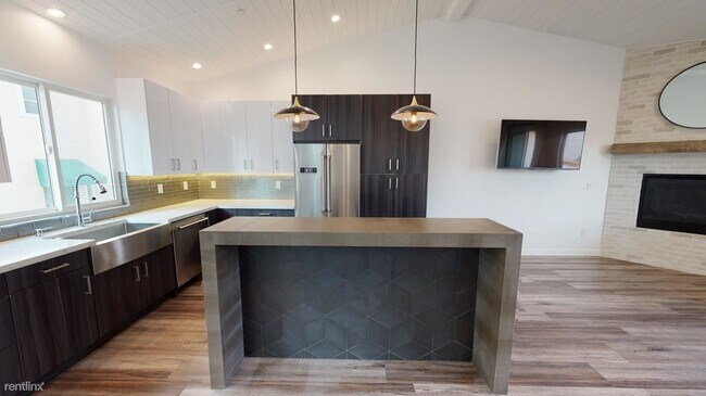 Foto del edificio - 4 br, 3 bath House - 129 W Palm Ave Bright...