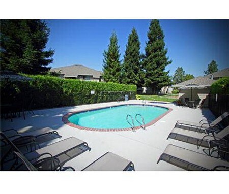 Foto del edificio - Village at Sunrise