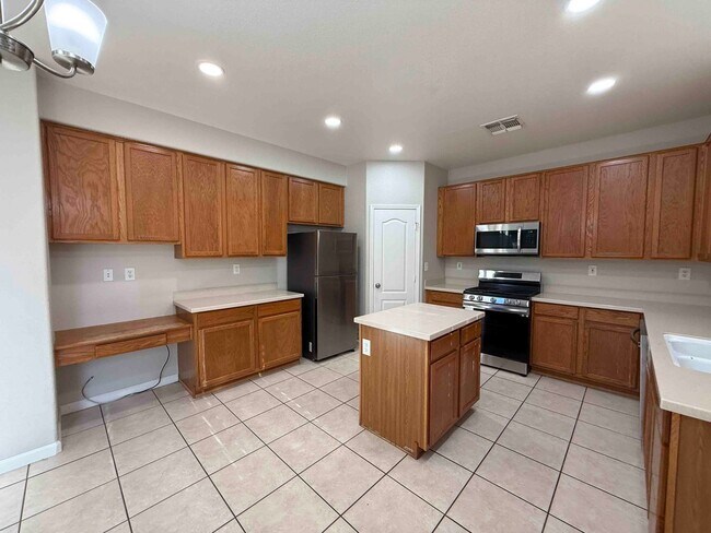 Foto del edificio - Great 4 Bedroom with Pool