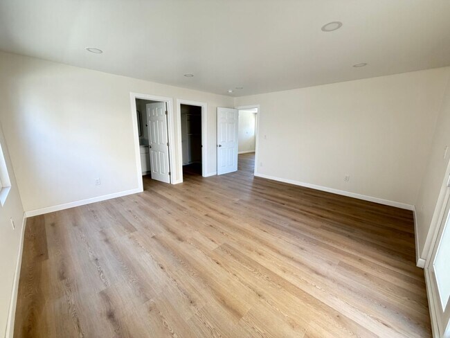 Foto del edificio - 2400 Del Mar Ave
