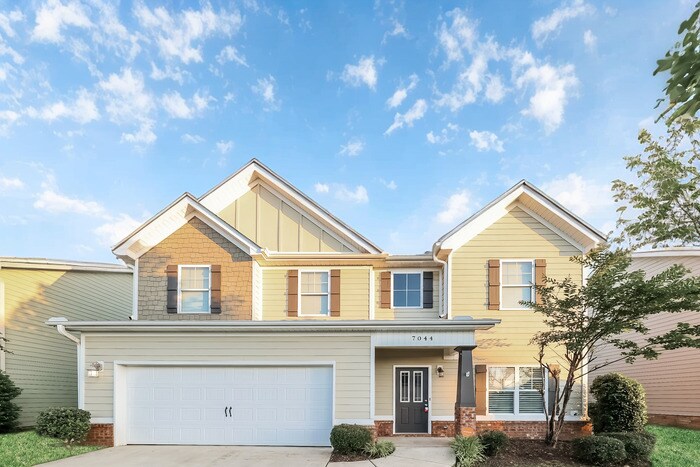 Foto principal - Adorable 4 Bedroom, 2.5 Bathroom in Huntsv...