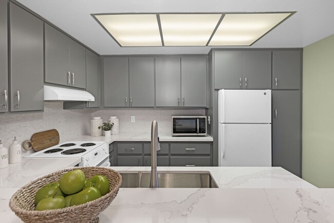 Building Photo - 1116 Running Springs Rd