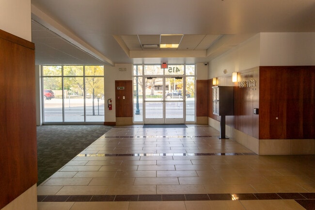 Building Photo - Modern Downtown Studio Apartment