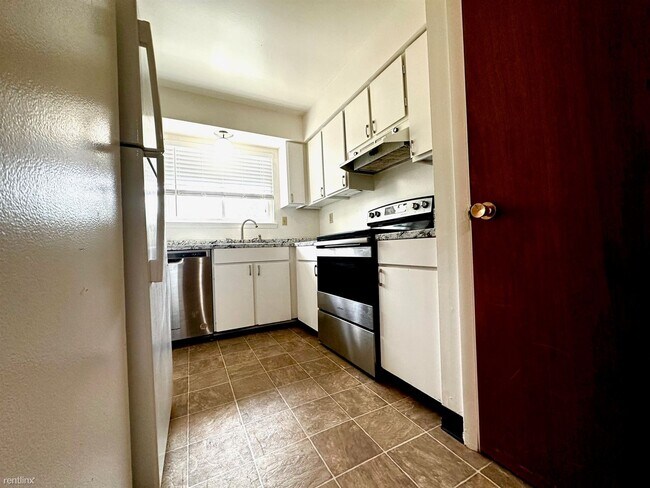 Foto del edificio - 2 br, 1.5 bath Condo - 3263 Gypsum Road 3263