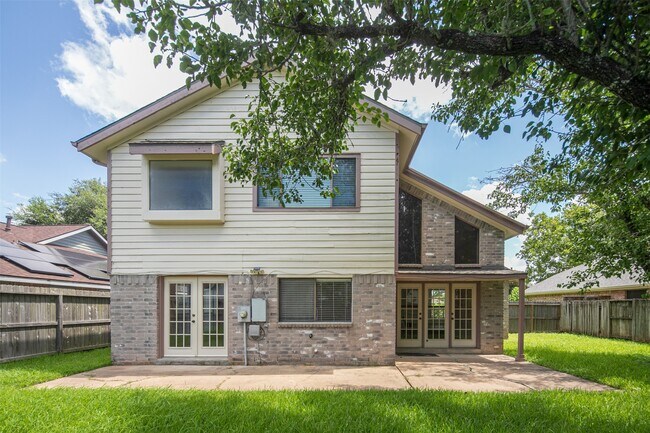 Foto del edificio - 2206 Greencove Ln
