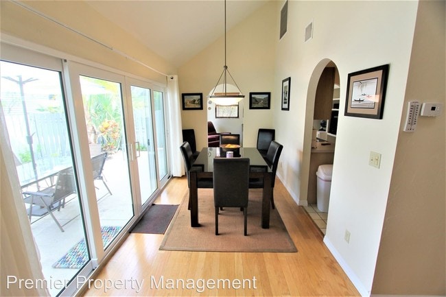 Building Photo - 2 br, 2 bath House - 1323 Solana Road