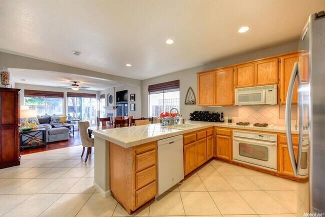 Foto del edificio - HALF OFF ONE MONTH RENT IF APPROVED AND MO...