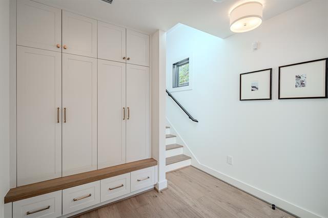 Foto del edificio - 4128 University Blvd