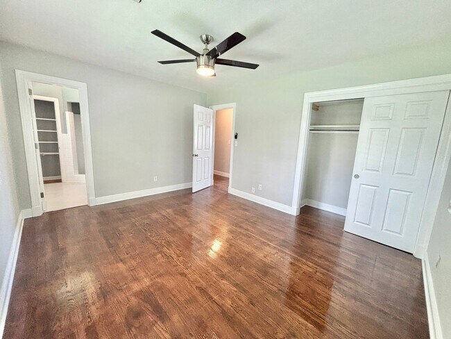 Foto del edificio - Spacious 3-Bedroom Home + Flex Space