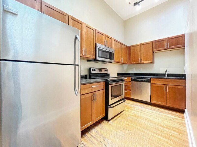 Foto del edificio - 213 E Broad St