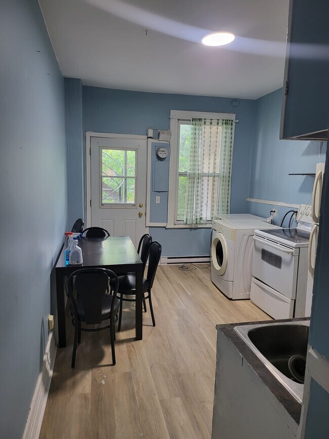 Photo du bâtiment - 4055 Rue Cartier