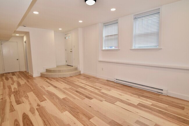 Building Photo - 72 Longwood Ave