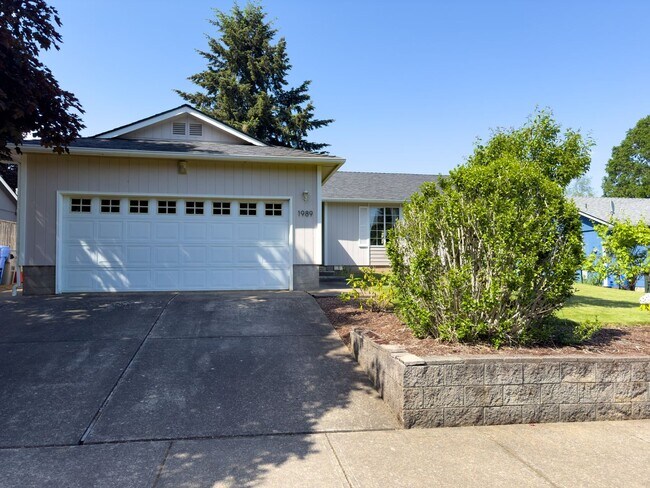 Building Photo - South Salem 3 bed, 2 bath home with yard i...