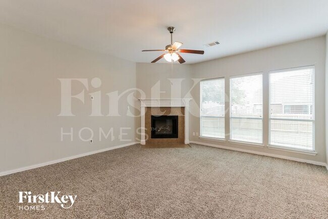 Foto del edificio - 1100 Southlake Dr