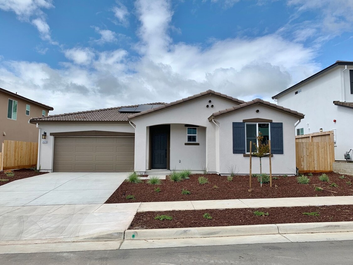 Primary Photo - Beautiful New Single Family Home: single story 4 bed, 2.5 bath