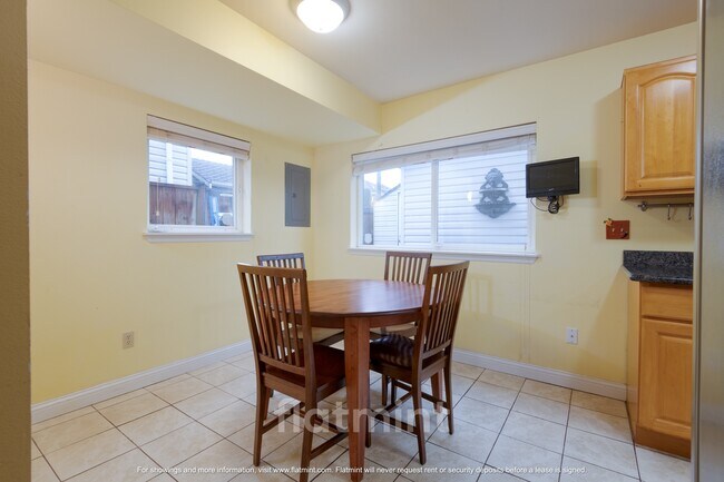 Foto del edificio - 1728 26th Ave S