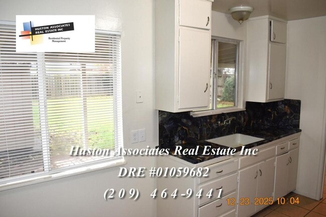 Building Photo - 1714 Del Rio Dr