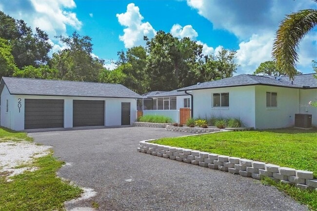Building Photo - 201 Honore Ave