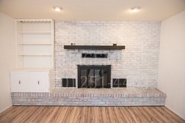 Foto del edificio - 4 Bedroom 2 Bath